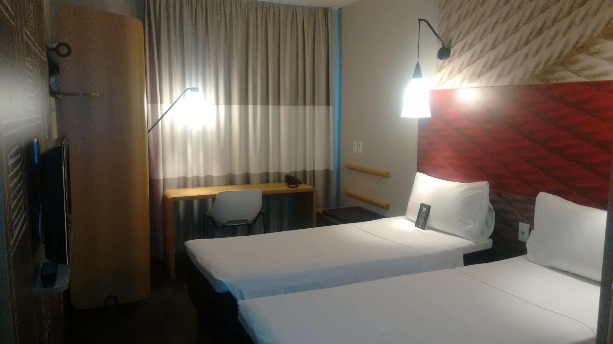 Hotel Ibis Navegantes 3*